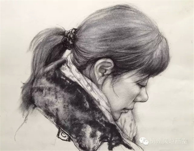 杭州吴越画室美术学校 左边为线性素描,右边是全因素素描半身像 综上