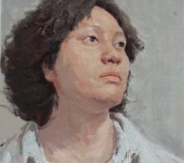 右半侧面男子