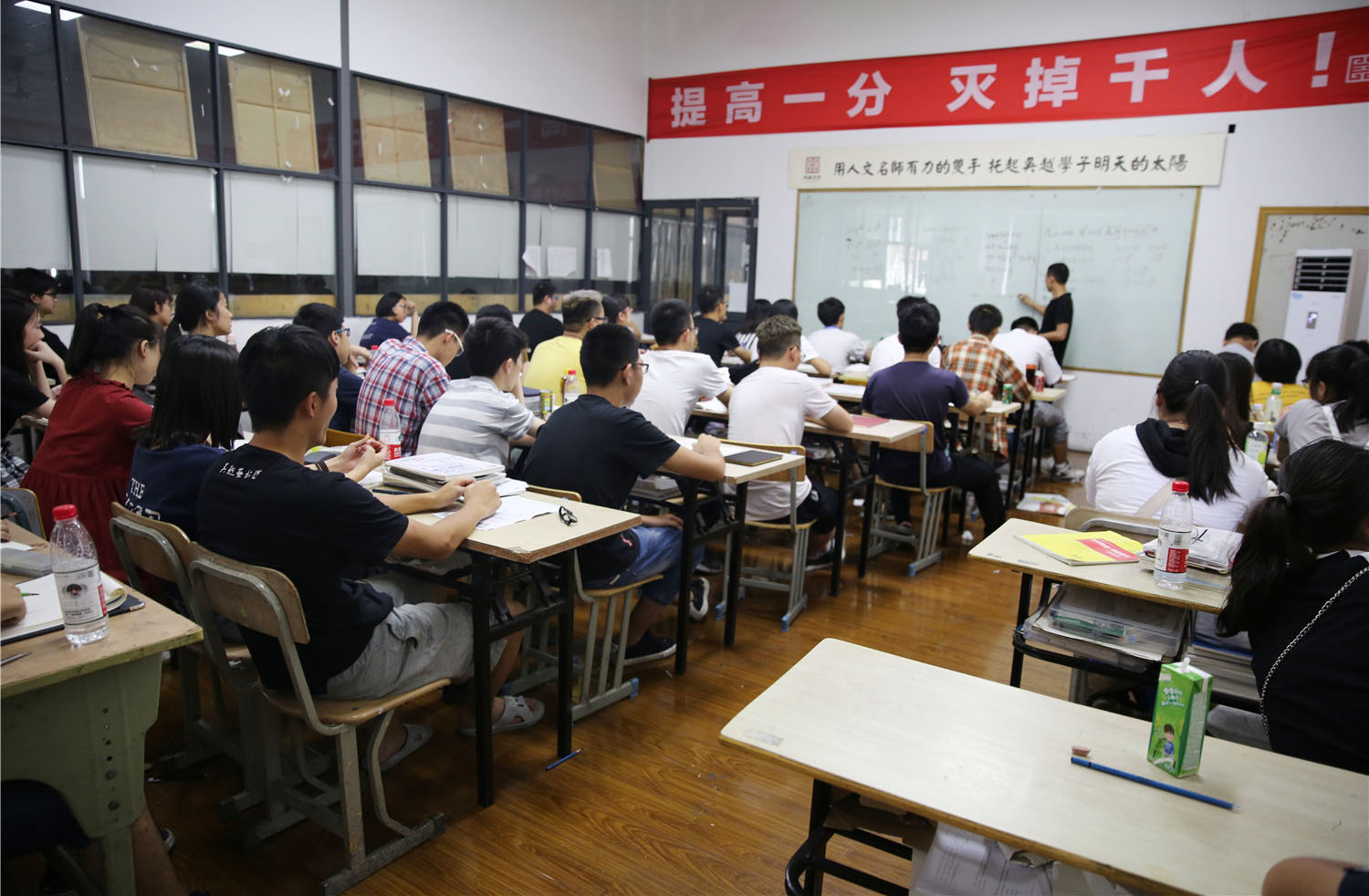 吴越 · 文化课丨文化课堂报道，文化+专业齐头并进！