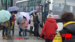 我校积极组织学生备考，包车并由教师带队
