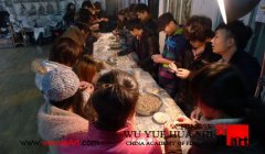 欢天喜地过大年2012年1月22日我校组织同学们