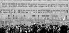 ＂苹果＂突然改成雨伞雨鞋 中国美院2013艺考变＂
