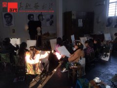 吴越学子努力奋斗为理想