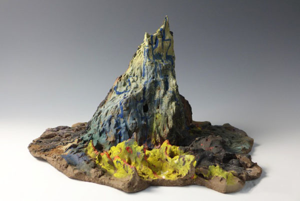 奉倚竹 《进入了三维世界》 50*35*50 材质:陶 『心有蓝山』