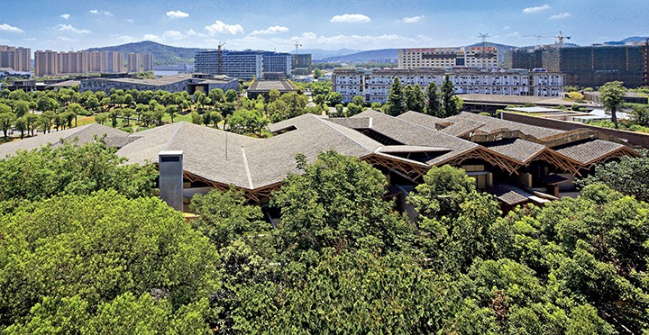 从象山向南俯瞰瓦山