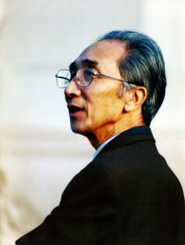 前中央美术学院院长靳尚谊