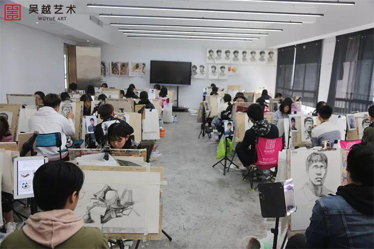 吴越画室学生上课